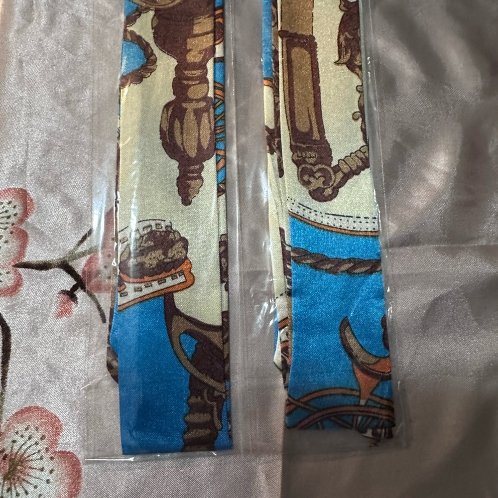 Blue and Brown Patterned twilly Scarf set